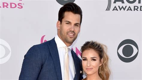 Jessie James Decker Claps Back at Fan Who Dissed。